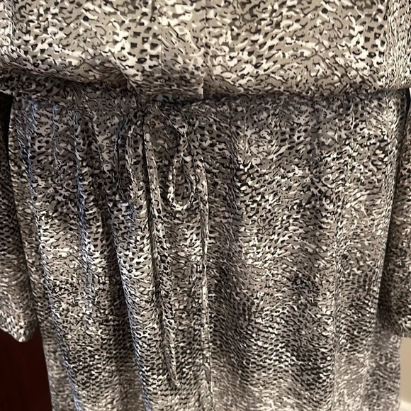 Hilary Radley M long sleeved dress with drawstring waist in snakeskin like print - Picture 3 of 9